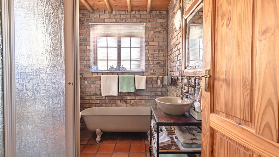2 Bedroom Property for Sale in De Kelders Western Cape